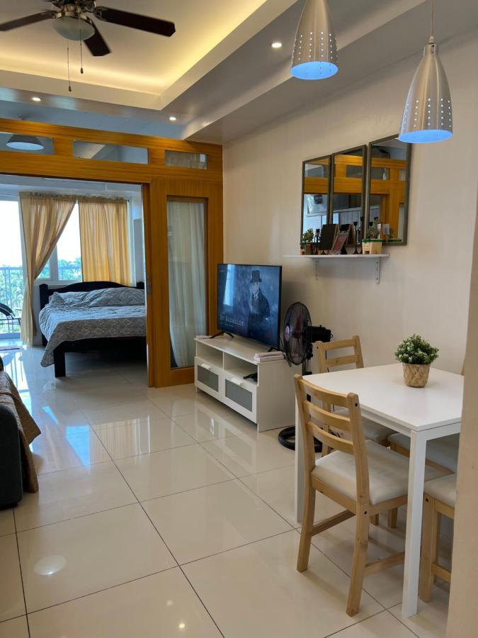 Ron'S Condo Overlooking The Lake Tagaytay City Eksteriør billede