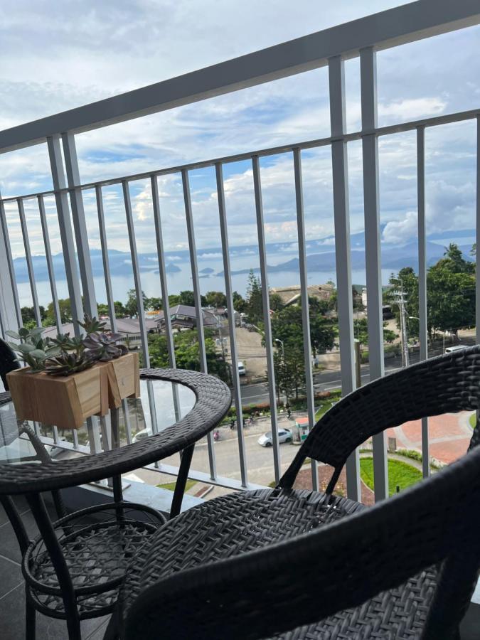 Ron'S Condo Overlooking The Lake Tagaytay City Eksteriør billede