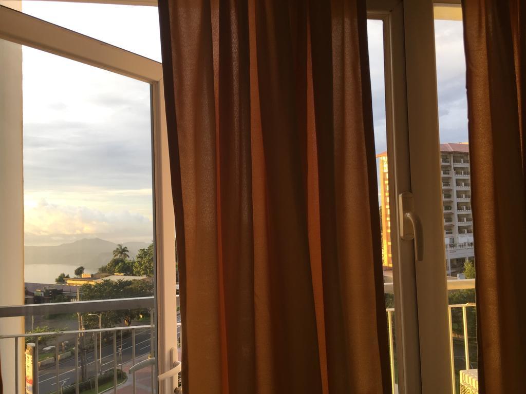 Ron'S Condo Overlooking The Lake Tagaytay City Eksteriør billede
