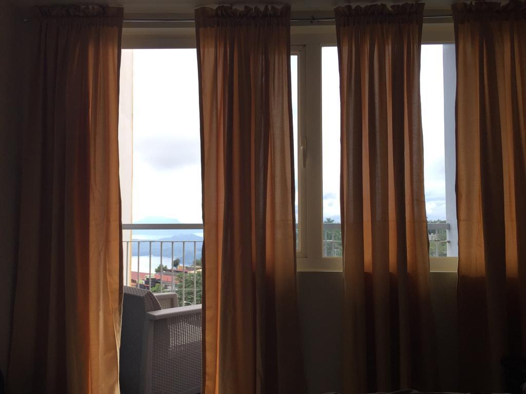 Ron'S Condo Overlooking The Lake Tagaytay City Eksteriør billede