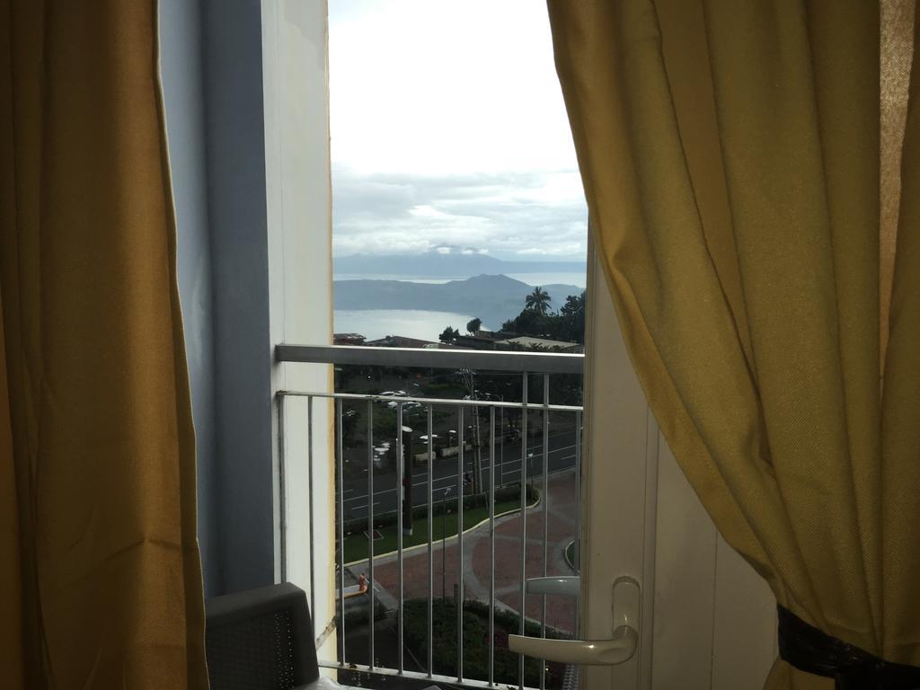 Ron'S Condo Overlooking The Lake Tagaytay City Eksteriør billede