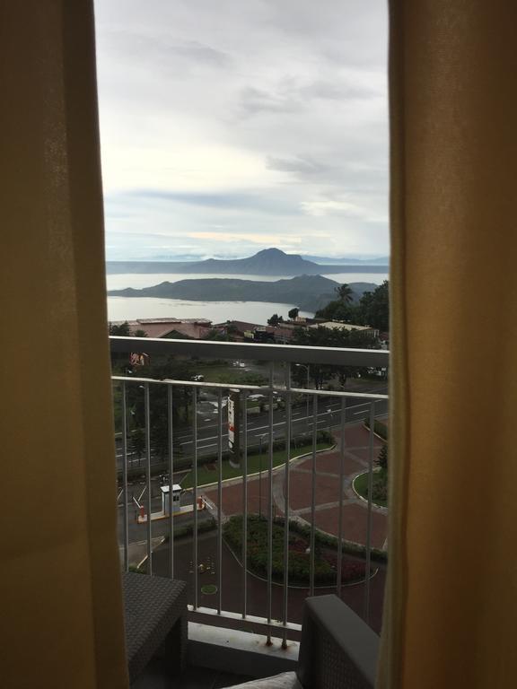 Ron'S Condo Overlooking The Lake Tagaytay City Eksteriør billede